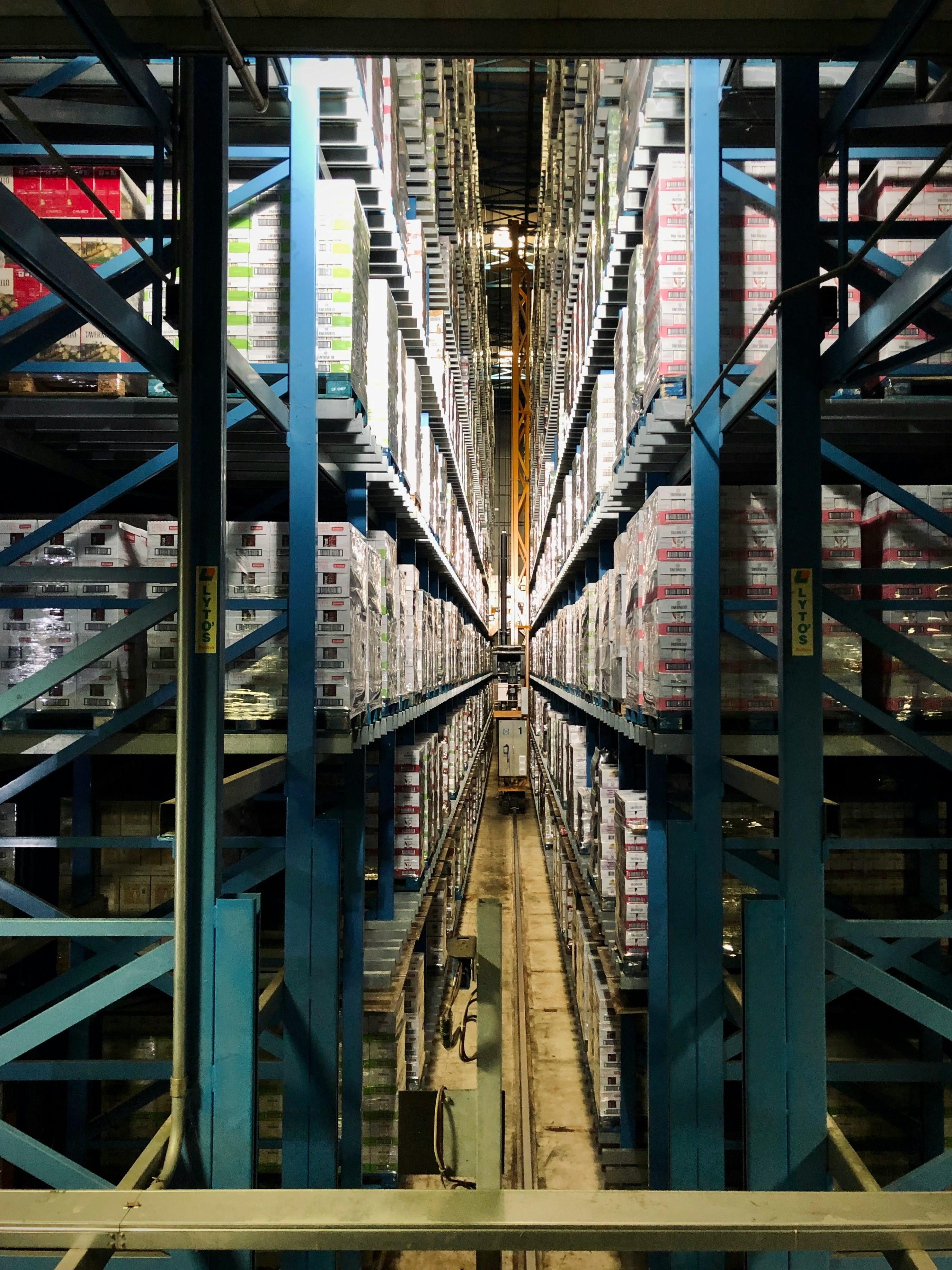 Moderne Lagerhalle – Beratung für Logistikoptimierung